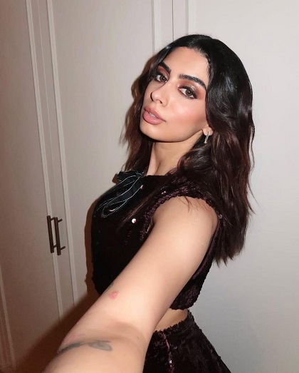 फोटोज़ में दिखा ख़ुशी का सौंदर्य और आत्मविश्वास