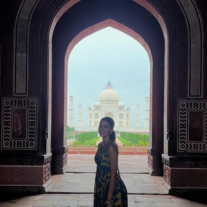 ताज महल में अनन्या का देसी अंदाज़