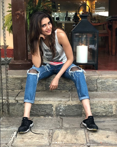 PunjabKesari, karishma tanna picture, करिश्मा तन्ना पिक्चर 