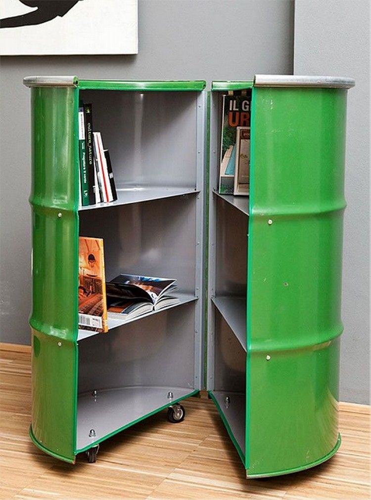 टिन बैरल (Tin Barrel) का काम खत्म होने के बाद अक्सर लोग उसे बेकार समझकर फेंक देते हैं या कबाड़ में बेच देते हैं जबकि इसके रियूज करके घर को सजाया जा सकता है।