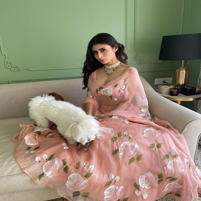 लाइट वेट पिंक लहंगा में ढाया एक्ट्रेस ने कहर