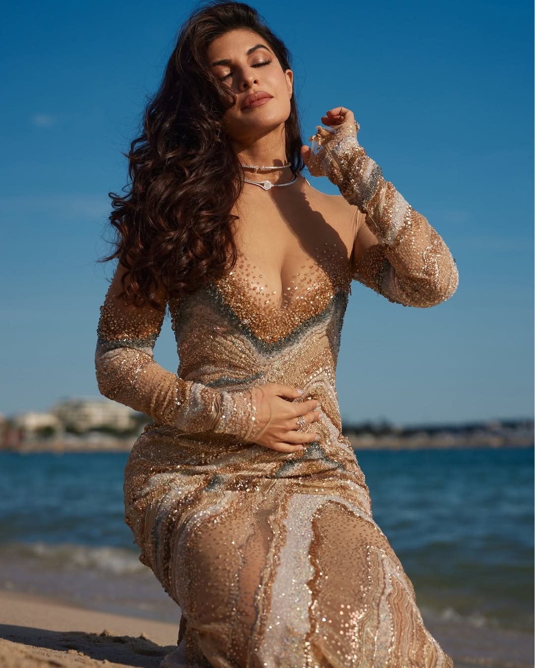 हवा, समुंदर और Jacqueline का glamorous अंदाज