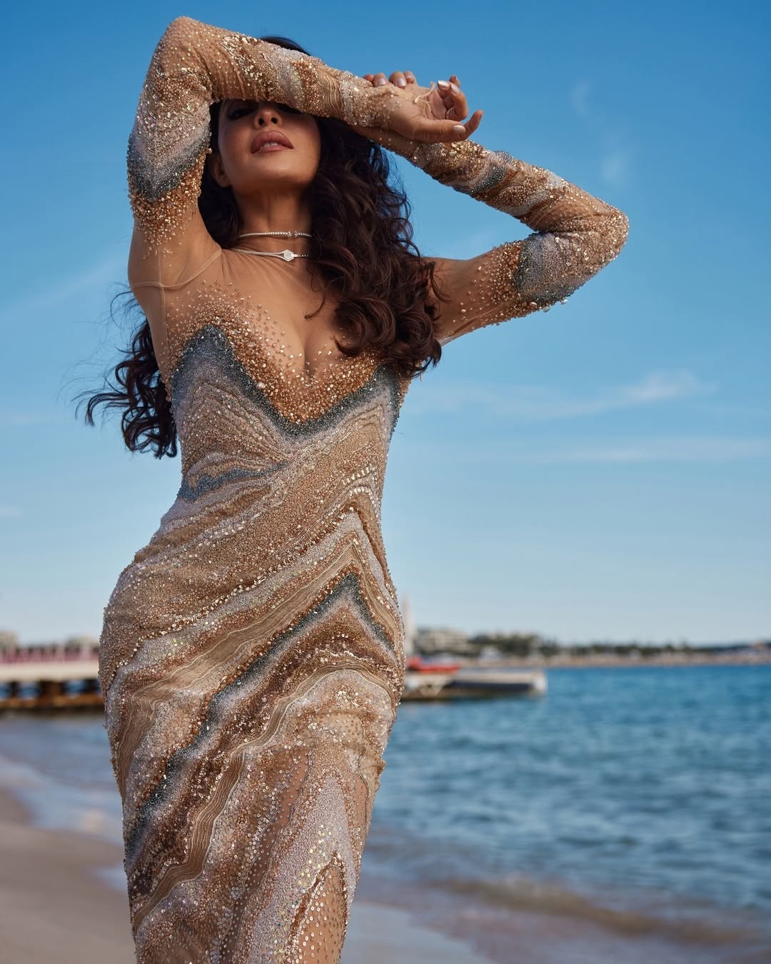 समुंदर किनारे Jacqueline की dreamy photos