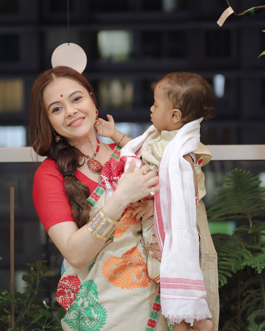 Bohag Bihu पर देवोलीना भट्टाचार्जी की फैमिली मोमेंट्स ने जीता दिल