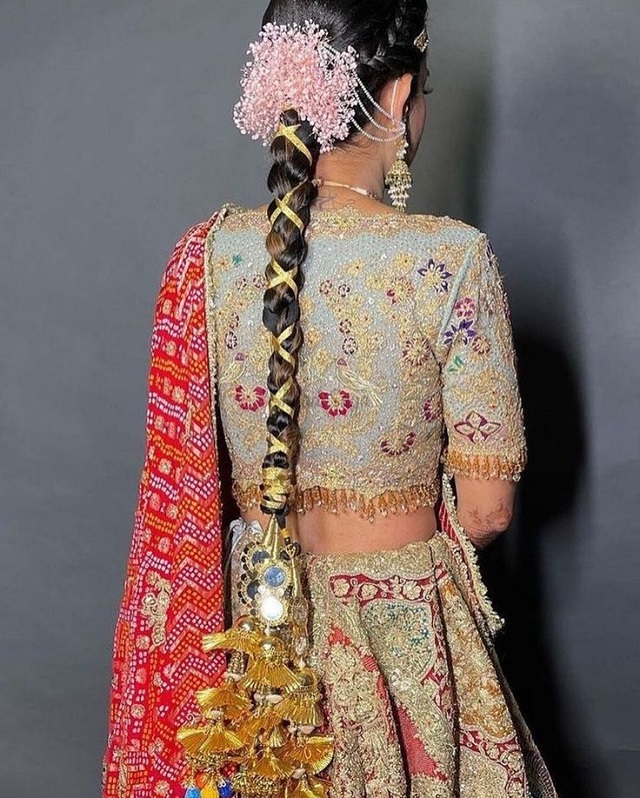 सादगी या शाही लुक? प्रंडा हर स्टाइल में!