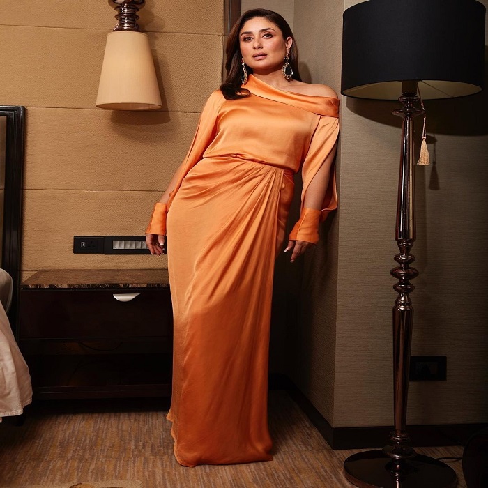 ऑरेंज गाउन में लूटी थी महफिल