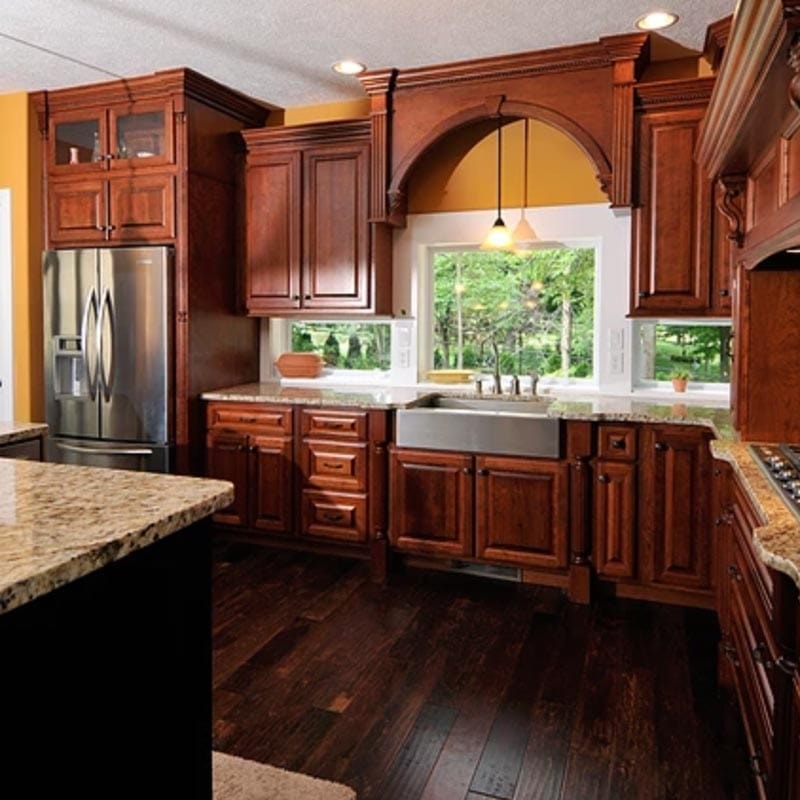 वुडन की डेकोरेशन आप किचन में कर सकते हैं।