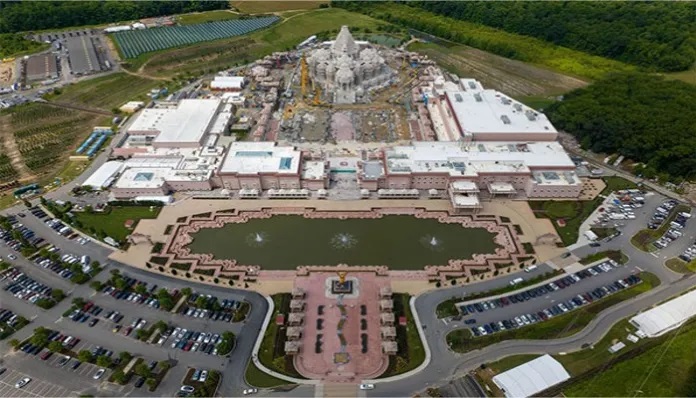 183 एकड़ क्षेत्र में बनाया गया है यह मंदिर।