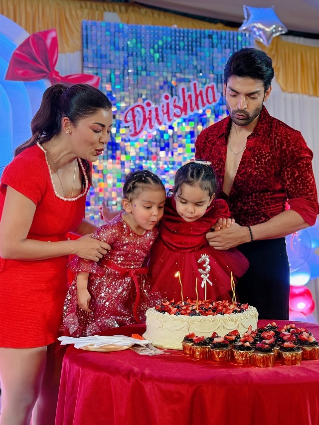 फ्रेम में सजे प्यार और मुस्कान — दिविशा का बर्थडे मोमेंट!