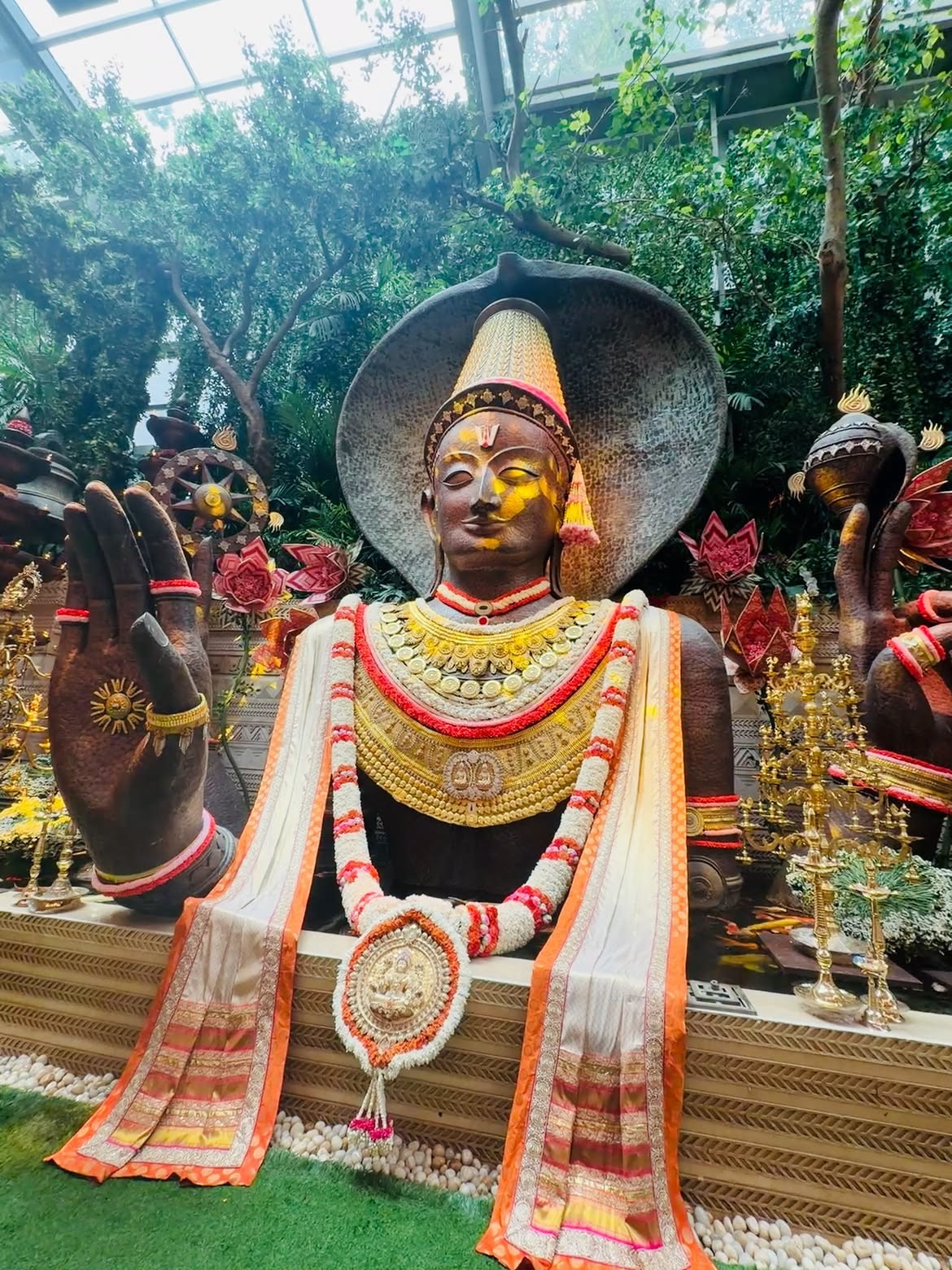एंटीलिया में बप्पा का शाही स्वागत