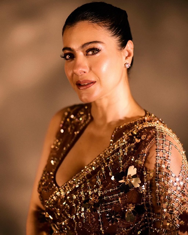 काजोल की खूबसूरती के आगे फीका पड़ा गोल्ड