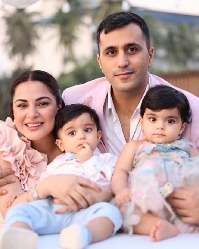 श्रद्धा आर्या ने जुड़वा बच्चों का चेहरा किया रिवील, फैन्स बोले—क्या क्यूटनेस है!