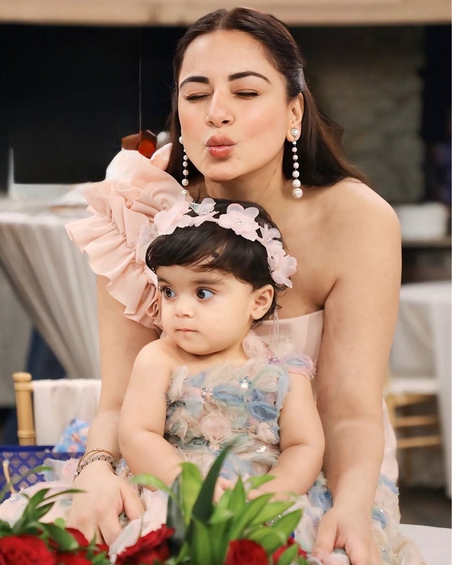 जुड़वा बच्चों के जन्मदिन पर श्रद्धा आर्या का खास सरप्राइज, इंटरनेट पर मचा तहलका