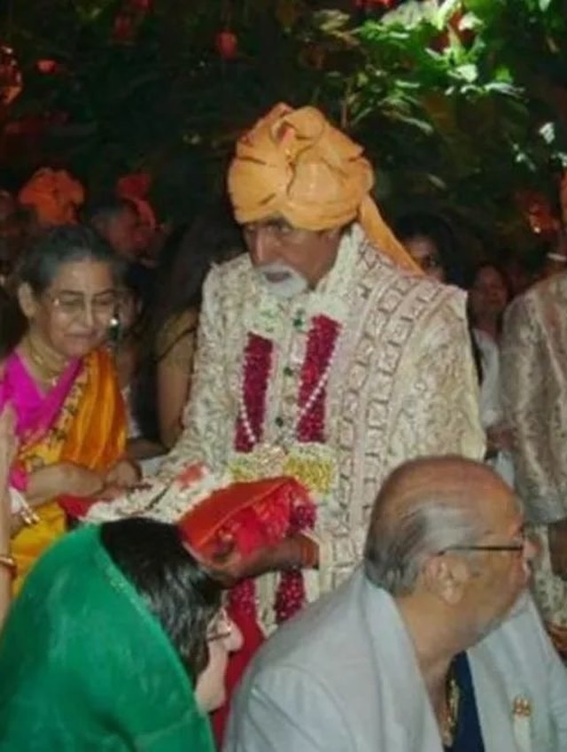 वायरल हुईं शादी की अनदेखी तस्वीरें