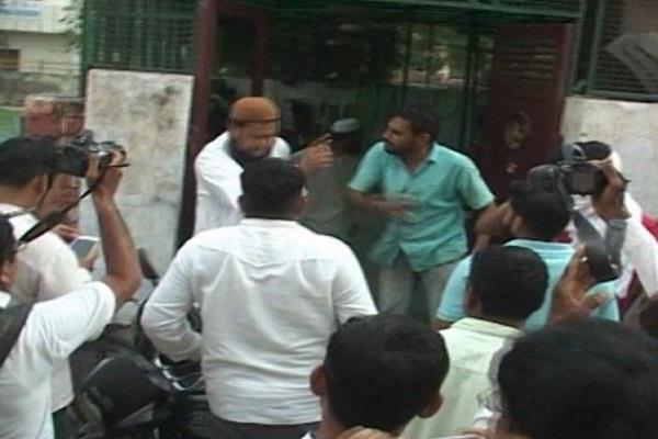 'भारत माता की जय' न बोलने पर मुस्लिम को मारा थप्पड़ के लिए चित्र परिणाम