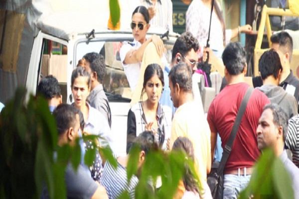 deepika padukone made traffic police