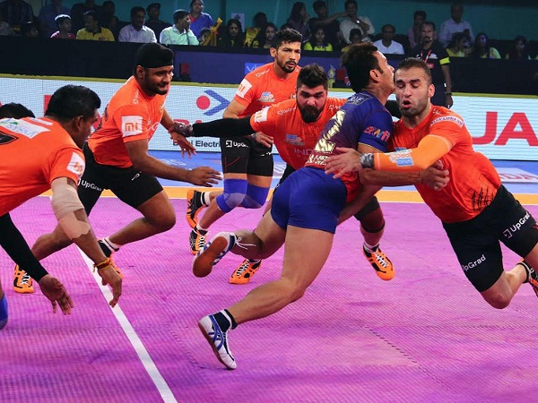 sports news, Kabaddi news in hindi, Pro Kabaddi League 2018, Yu Mumba, defeated, Dabang Delhi