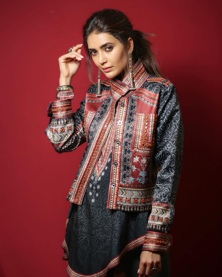 Bollywood Tadka,Karishma Tanna Image,Karishma Tanna Photo, Karishma Tanna Picture,