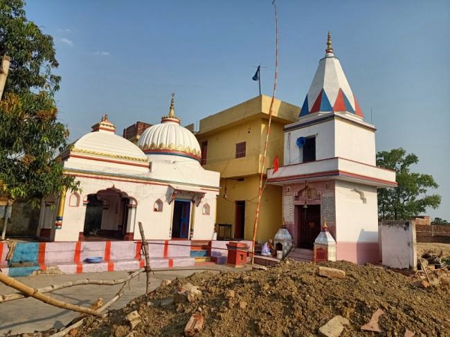 PunjabKesariThakurbari Temple, Thakurbari mandir, Trilokbigha Village, Triloki Bigha, Jehanabad, bihar, India, Onion Garlic Ban, पटना, त्रिलोकी बीघा, बिहार के जहानाबाद, ban on eating onions and Garlic, ठाकुरबाड़ी मंदिर, Religious place