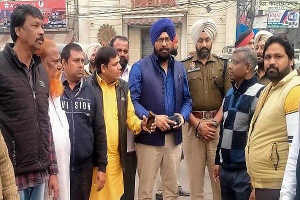 PunjabKesari, mayor and commissioner also held CP complaint