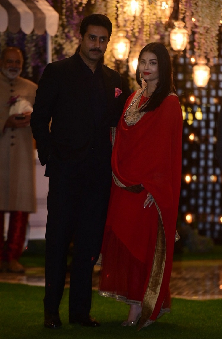 Bollywood Tadka,Aishwarya Rai Bachchan image, Aishwarya Rai Bachchan photo, Aishwarya Rai Bachchan pictures, Abhishek Bachchan image, Abhishek Bachchan photo, Abhishek Bachchan pictures
