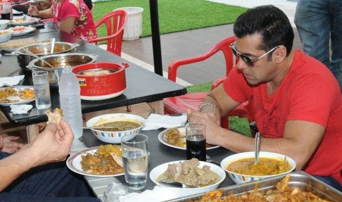 PunjabKesari, salman eating