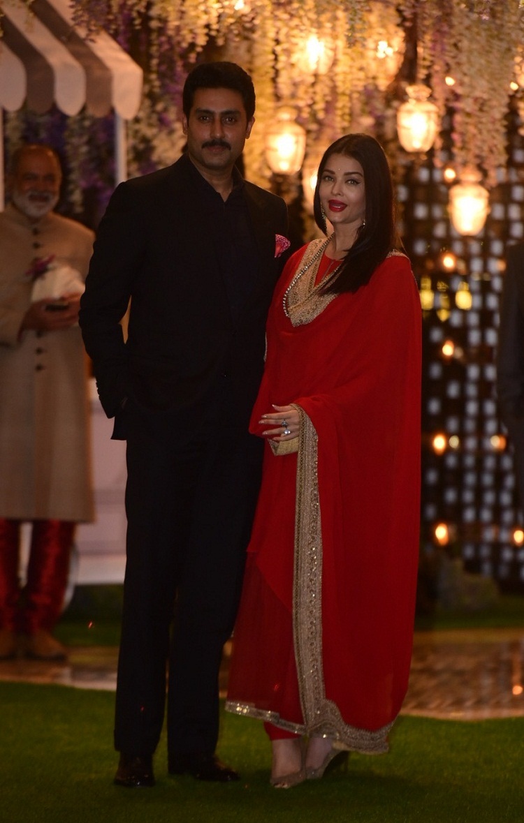 Bollywood Tadka,Aishwarya Rai Bachchan image, Aishwarya Rai Bachchan photo, Aishwarya Rai Bachchan pictures, Abhishek Bachchan image, Abhishek Bachchan photo, Abhishek Bachchan pictures