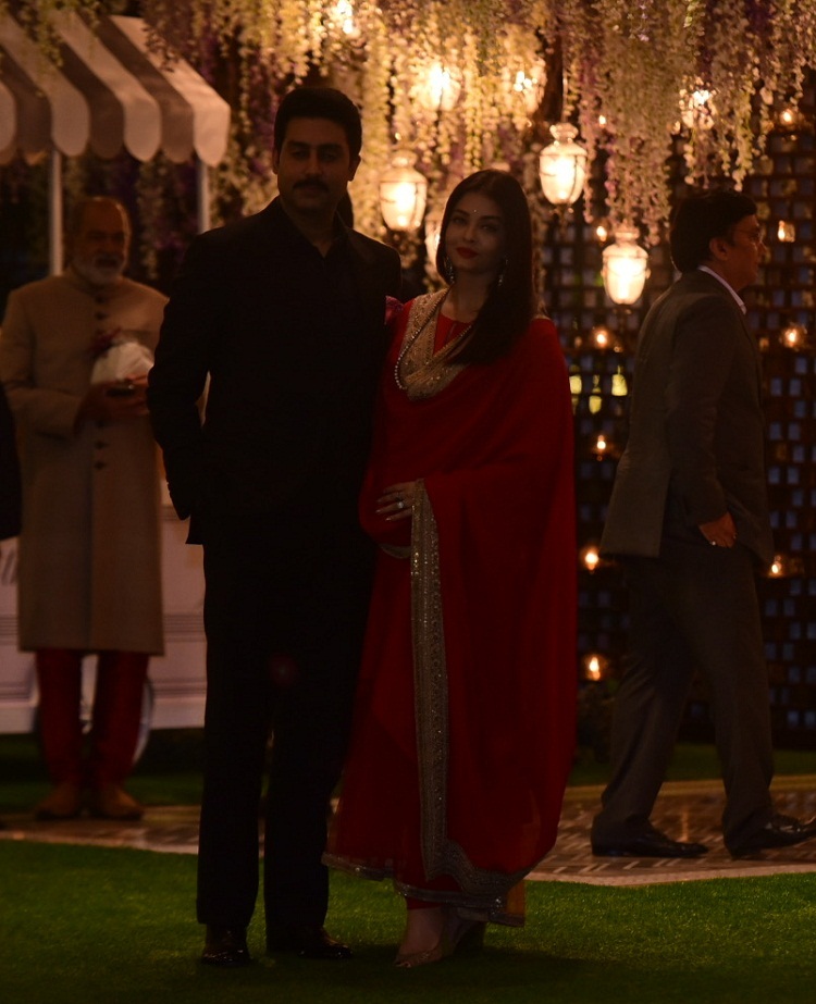 Bollywood Tadka,Aishwarya Rai Bachchan image, Aishwarya Rai Bachchan photo, Aishwarya Rai Bachchan pictures, Abhishek Bachchan image, Abhishek Bachchan photo, Abhishek Bachchan pictures