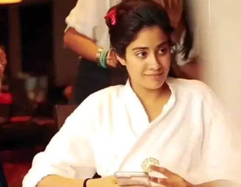 PunjabKesari, Janhvi Kapoor Image, जाह्नवी का ब्यूटी सीक्रेट इमेज, जाह्नवी की खूबसूरती का राज इमेज