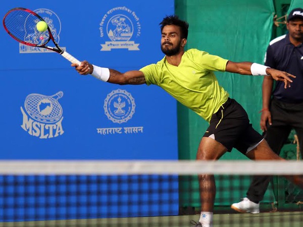 sports news, tennis news hindi, Bangalore Open, Current champion Nagal, beat, Clarke in first round