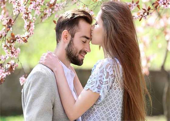 PunjabKesari Happy Kiss Day 2019