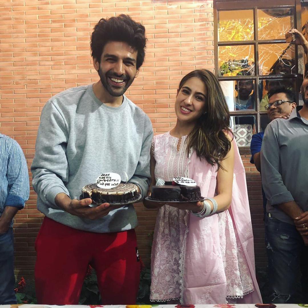 Bollywood Tadka,सारा अली खान इमेज,सारा अली खान फोटो,सारा अली खान पिक्चर,कार्तिक आर्यन इमेज,कार्तिक आर्यन फोटो,कार्तिक आर्यन पिक्चर