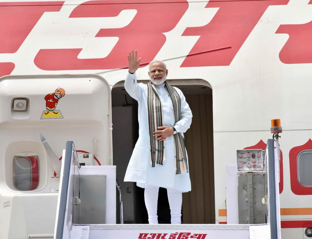 RTI का खुलासा : PM मोदी 165 दिन रहे देश से बाहर, विदेश दौरों पर खर्च हुए 355 करोड़ रुपए RTI का खुलासा : PM मोदी 165 दिन रहे देश से बाहर, विदेश दौरों पर खर्च हुए 355 करोड़ रुपए