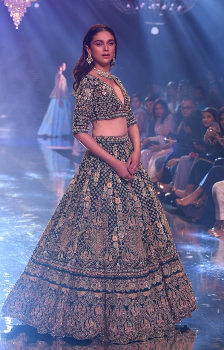Bollywood Tadka, Aditi Rao Hydari image, Aditi Rao Hydari photo, Aditi Rao Hydari picture