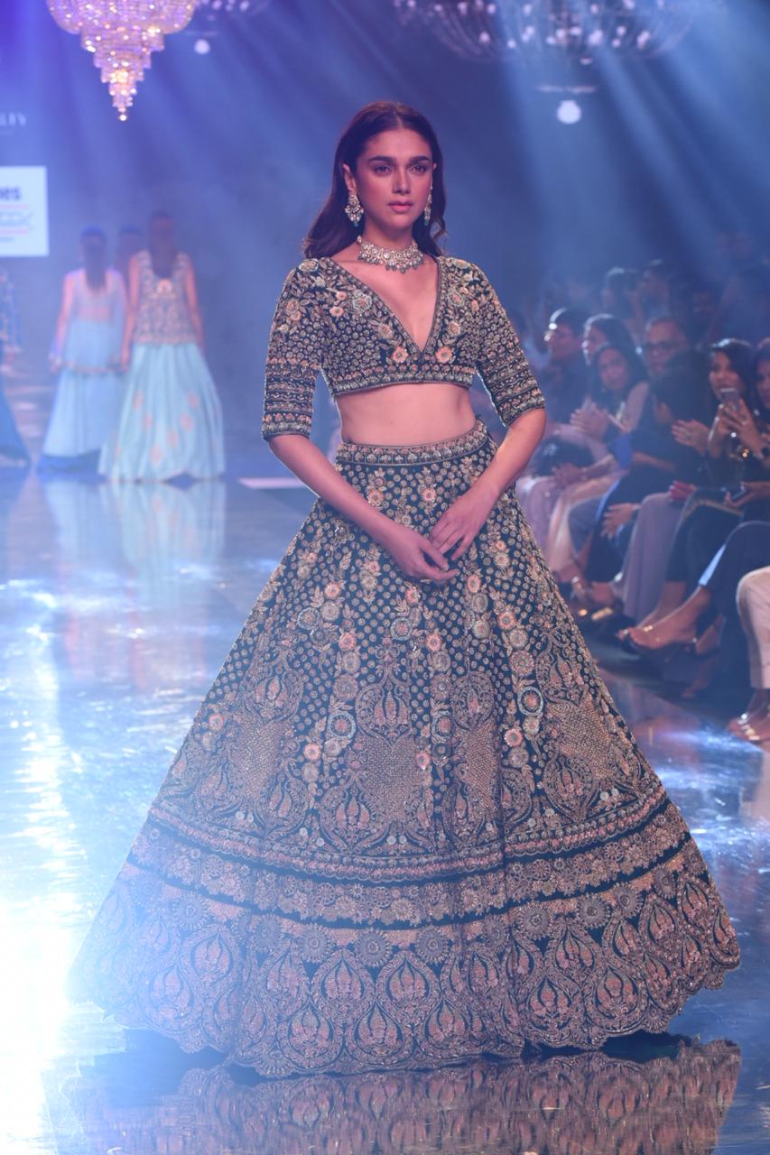 Bollywood Tadka, Aditi Rao Hydari image, Aditi Rao Hydari photo, Aditi Rao Hydari picture