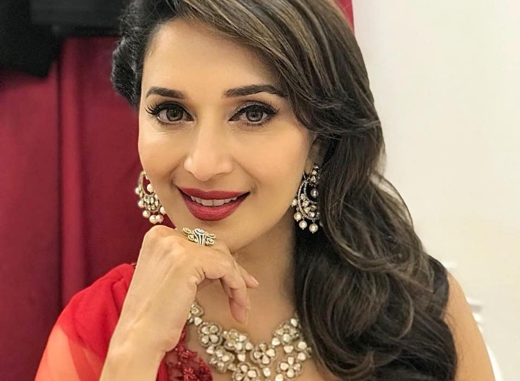 PunjabKesari, Madhuri Dixit Beauty secrets Image