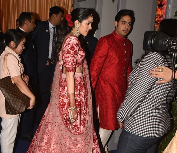 Bollywood Tadka,ईशा अंबानी इमेज, आनंद पीरामल इमेज, आकाश अंबानी इमेज, श्लोका मेहता इमेज, रिसेप्शन इमेज