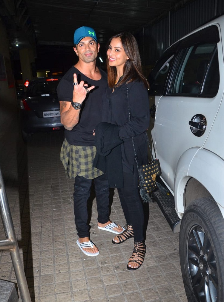 PunjabKesari,bipasha basu images, bipasha basu photo, bipasha basu picture, karan singh grover image, karan singh grover photo, karan singh grover picture,