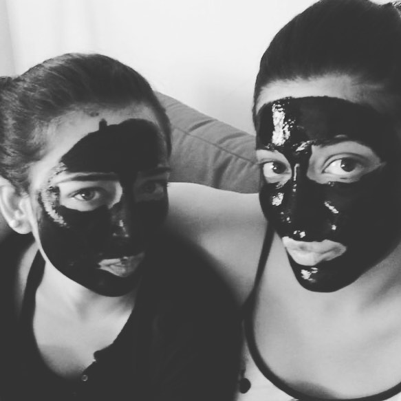 PunjabKesari, Shruti Hassan Beauty Secret Image, चारकोल मास्क इमेज, Charcoal Mask Image