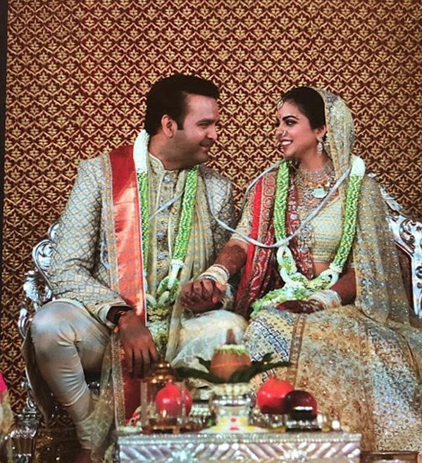 Bollywood Tadka, ईशा अंबानी इमेज, आनंद पीरामल इमेज, मुकेश अंबानी इमेज, नीता अंबानी इमेज, अमिताभ बच्चन इमेज, वेडिंग इमेज, एंटीलिया इमेज