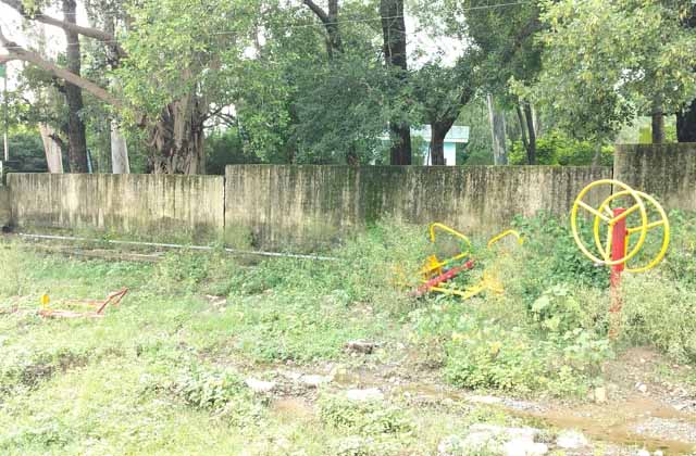 PunjabKesari, Basohli Park in bad condition