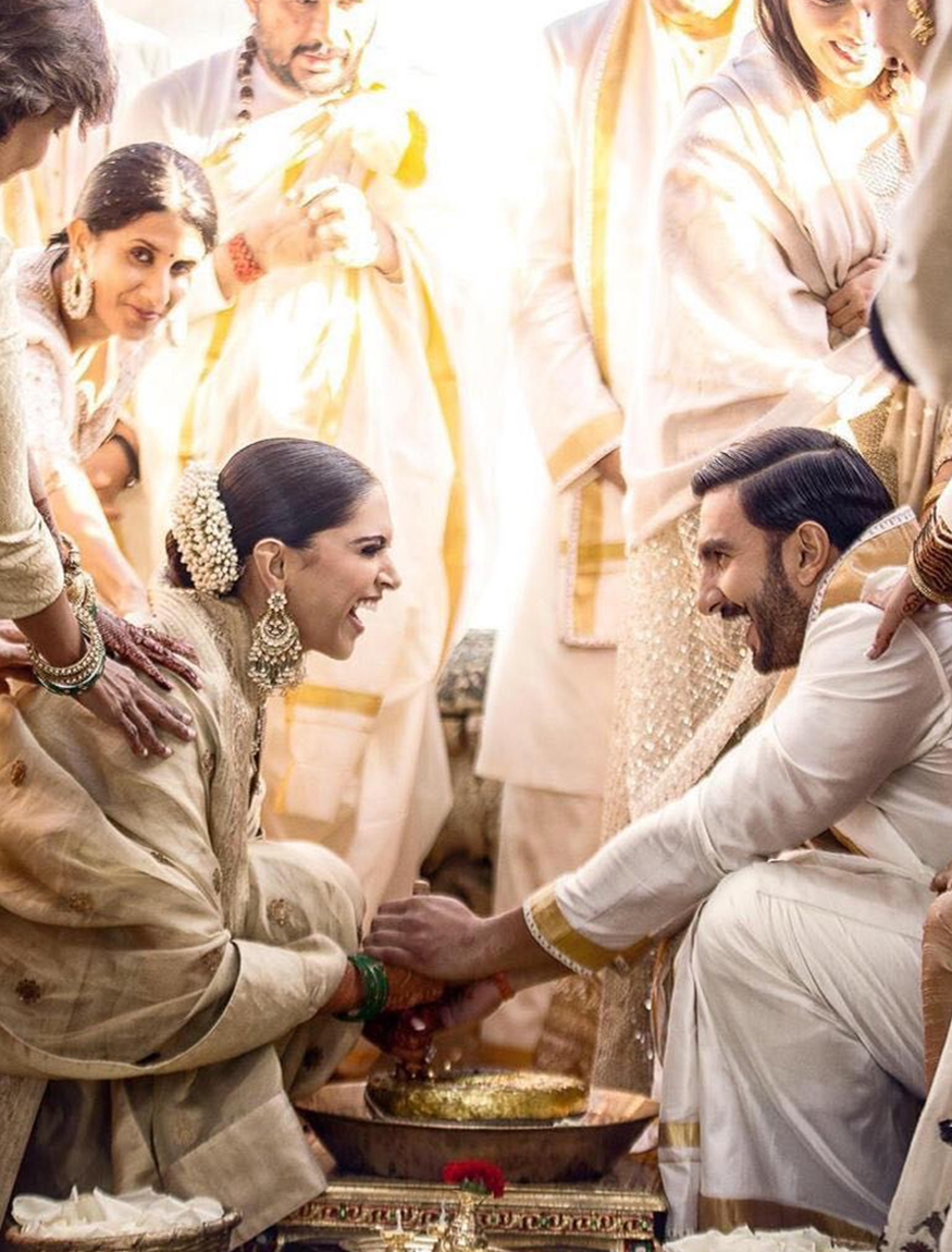 PunjabKesari, ओवरसाइज्ड ईयररिंग्स इमेज,Deepika Padukone oversized earrings Image, Deepveer Wedding image