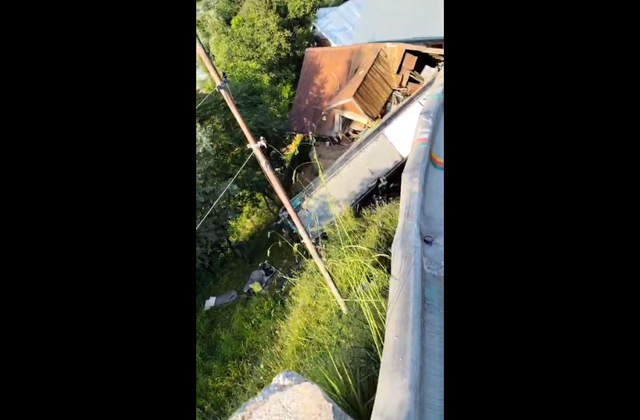 PunjabKesari, Pilgrims bus accident near S-morh in Ganderbal