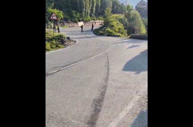 PunjabKesari, Pilgrims bus accident near S-morh in Ganderbal