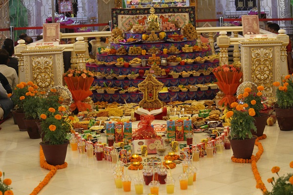 PunjabKesari, Annakut festival celebrated in Swaminarayan Akshardham temple