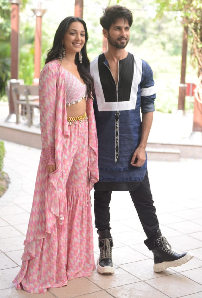 Bollywood Tadka, शाहिद कपूर इमेज, शाहिद कपूर फोटो, शाहिद कपूर पिक्चर, कियारा आडवाणी इमेज, कियारा आडवाणी फोटो, कियारा आडवाणी पिक्चर