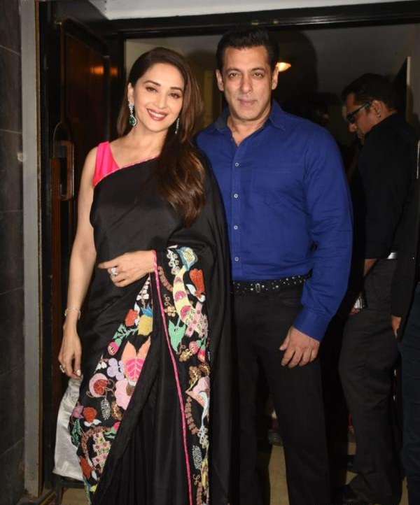 PunjabKesari,Hum Aapke Hain Kaun Cast image, salman khan photo, madhuri dixit photo, हम आपके है कौन कास्ट फोटो, सलमान खान इमेज, माधुरी दीक्षित इमेज 