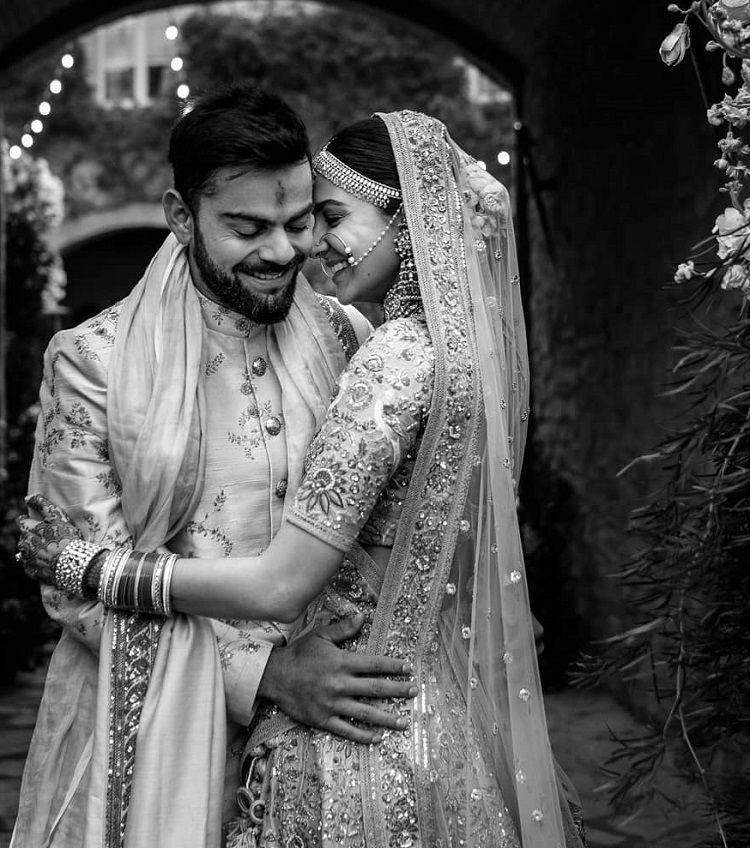 Bollywood Tadka,anushka sharma image, anushka sharma photo, anushka sharma pictures,virat kohli image, virat kohli photo, virat kohli pictures
