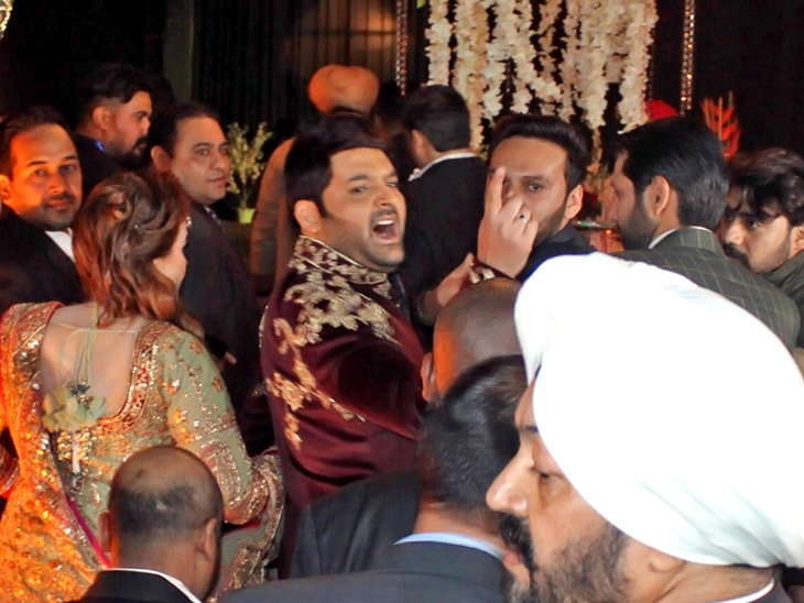 PunjabKesari,kapil sharma wedding photos, kapil sharma image, kapil sharma wife photo, ginni chatrath images, कपिल शर्मा इमेज, गिन्नी चतरथ इमेज, कपिल शर्मा फोटो, गिन्नी चतरथ फोटो 