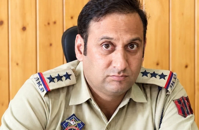 PunjabKesari, Police Constable who hits SHO with his car Arrested